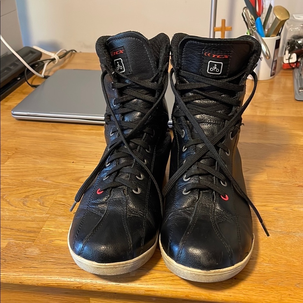 Black High-Top Men's Motorcycle Boots